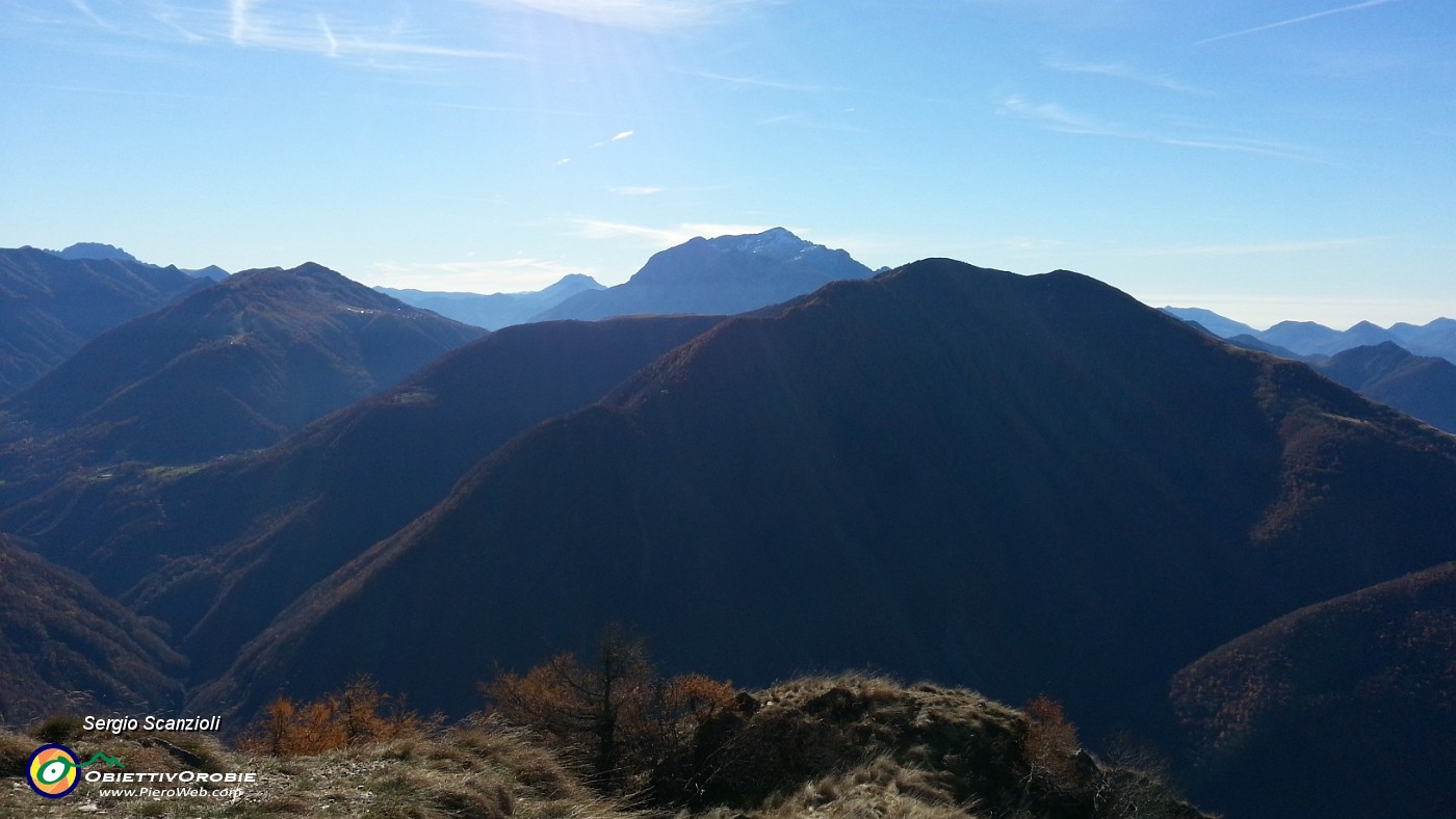 50 IL MUGGIO E DIETRO IL GRIGNONE.jpg